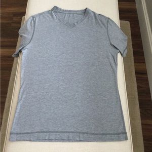 Like New Lululemon 5 Year Basic V Neck Tee Shirt Size Small